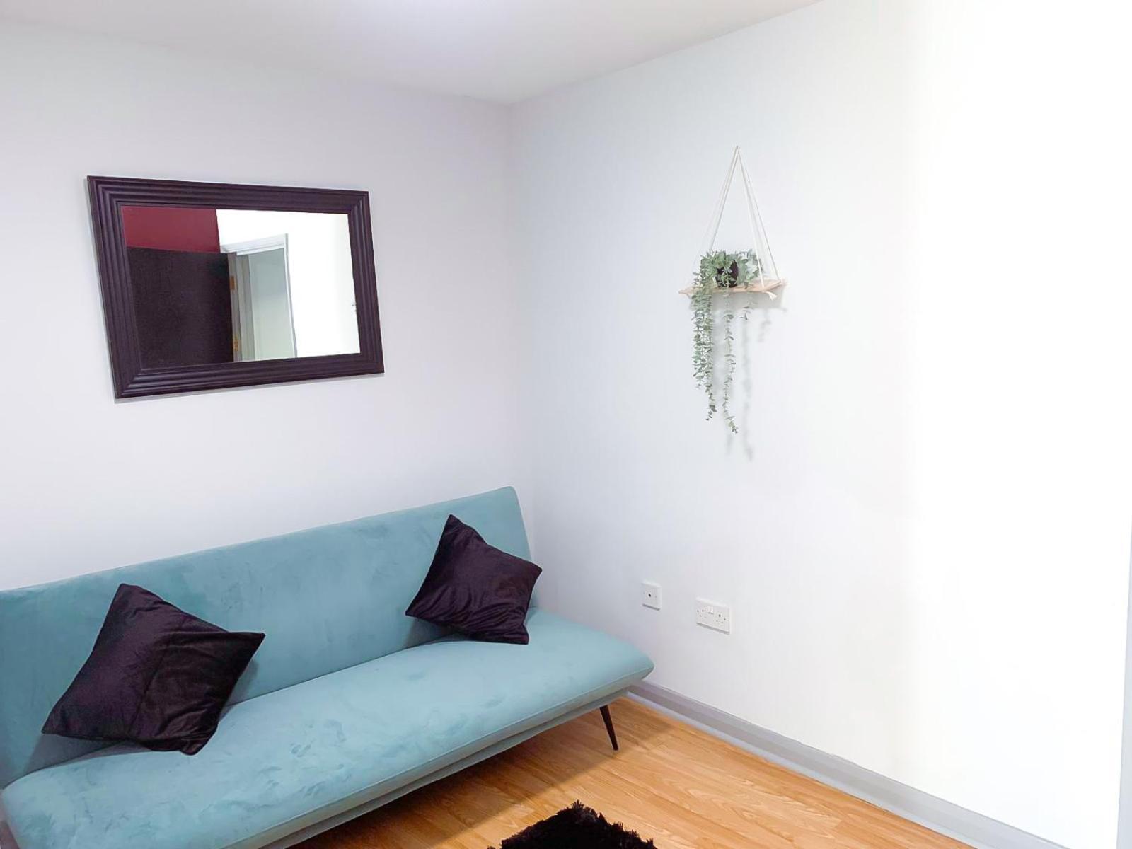 Lovely, Cosy & Central 3 Bed House Near Station Gillingham  Luaran gambar